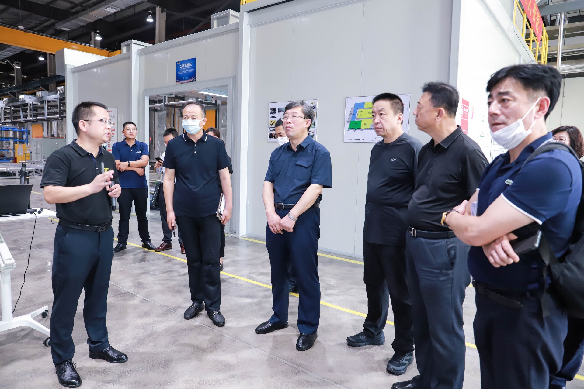 公司动态|吉林市政府考察团一行莅临安泰复材、研究院调研