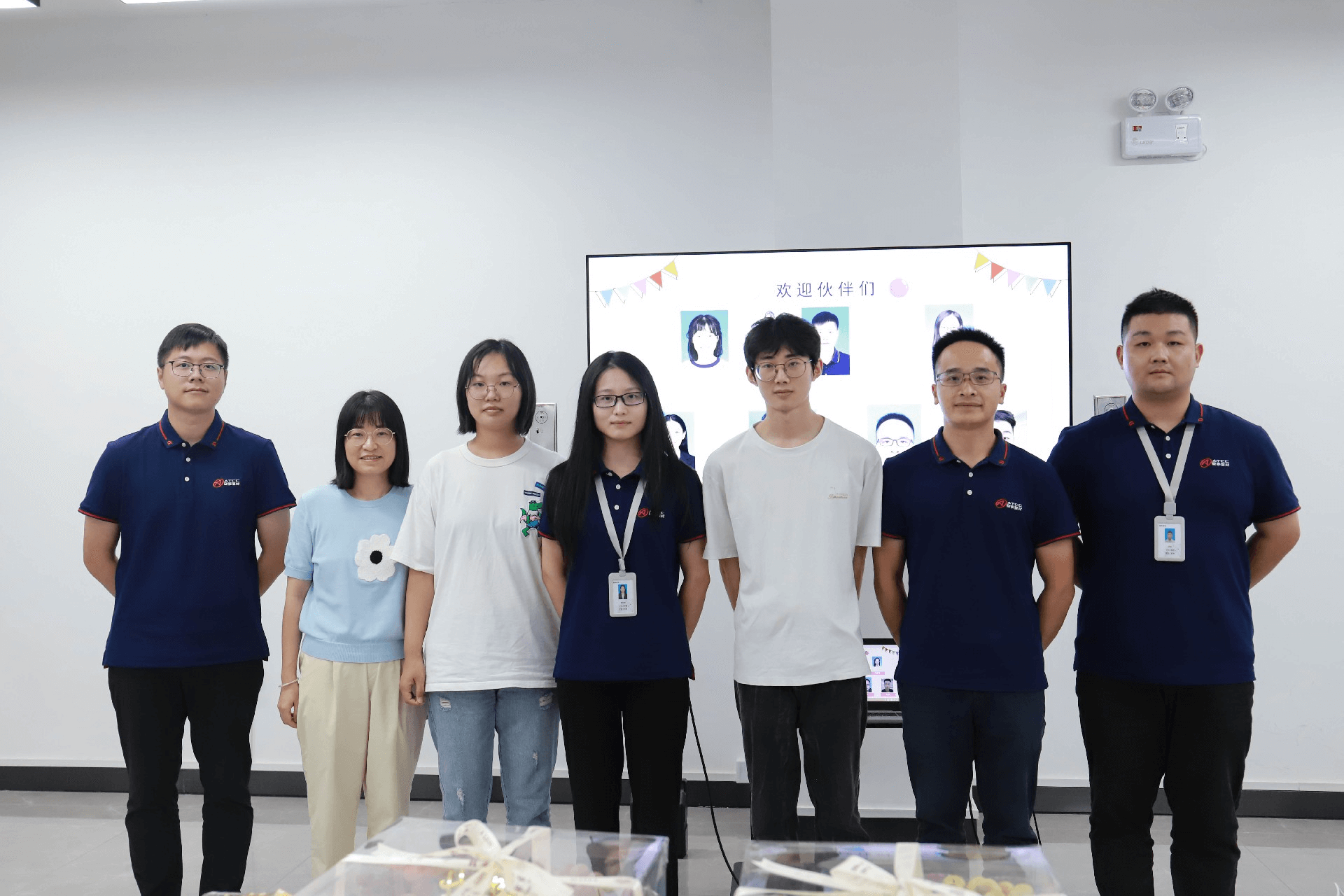 “后浪”可期|安泰复材组织开展新员工中秋座谈会