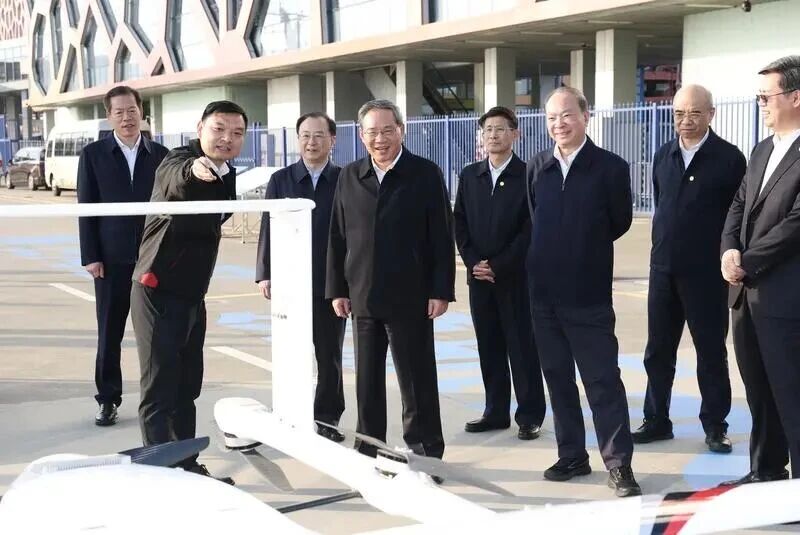 抢占未来产业制高点：总理为深圳低空经济发展注入强大动能